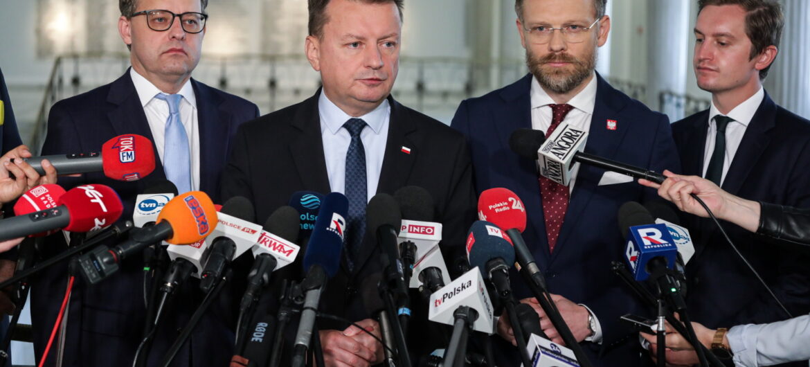 PiS powiadomi instytucje międzynarodowe o sytuacji w Polsce. “Ekipa Donalda Tuska łamie prawo”