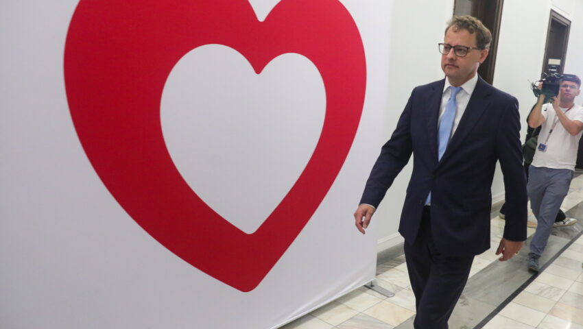 Tusk się doigrał? Poseł Romanowski poda go do sądu