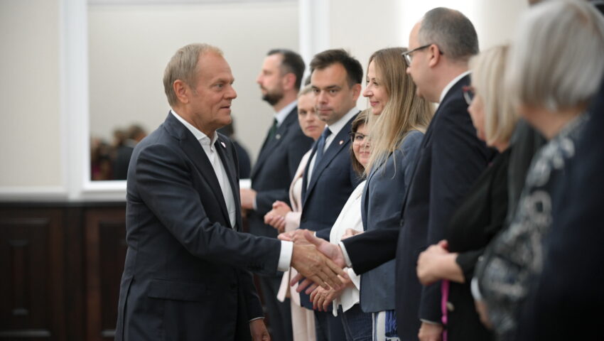 Dla ludzi podwyżki cen, dla posłów i ministrów pensji. Chcieli to zrobić po ciuchu, ale minister się wygadał?