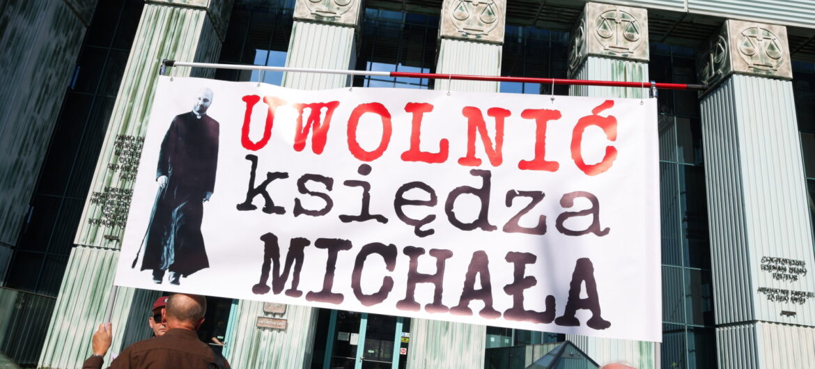 Sąd skrócił areszt dla ks. Michała Olszewskiego