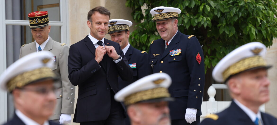 Setki kandydatów wycofały się z wyborów we Francji