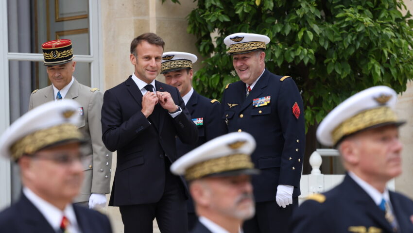 Setki kandydatów wycofały się z wyborów we Francji