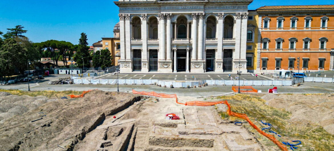 Niezwykłe odkrycie archeologów. To tam znajdowała się papieska siedziba przed przeprowadzką do Watykanu