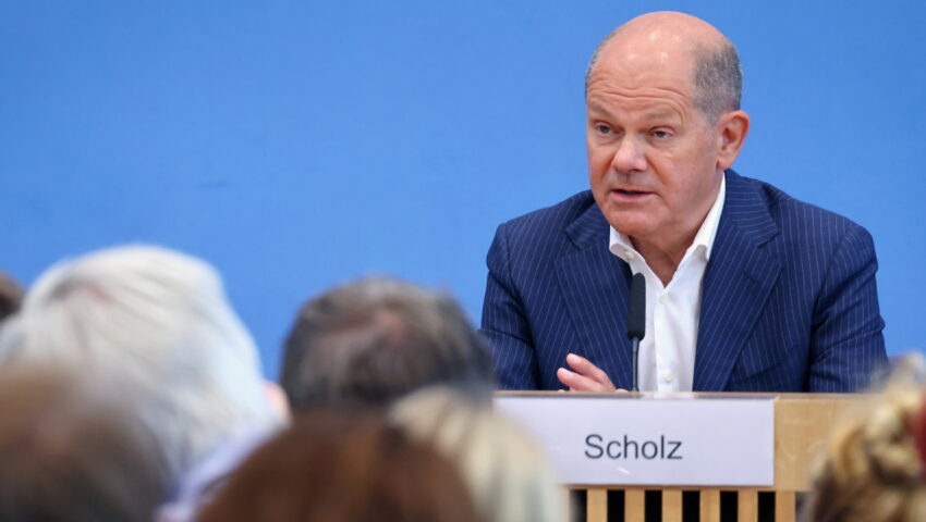 Niemiecki polityk apeluje do Scholza. Chodzi o wypłacenie Polsce miliarda euro