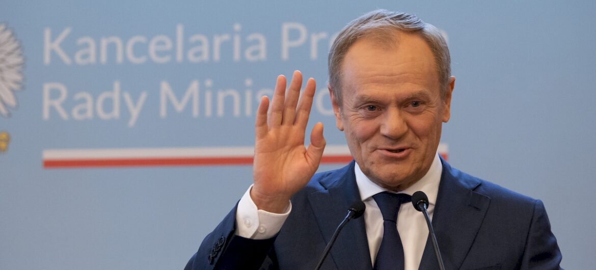 Neo TVP przeprosiła Donalda Tuska za… “für Deutschland”. “Wyrwane z kontekstu”