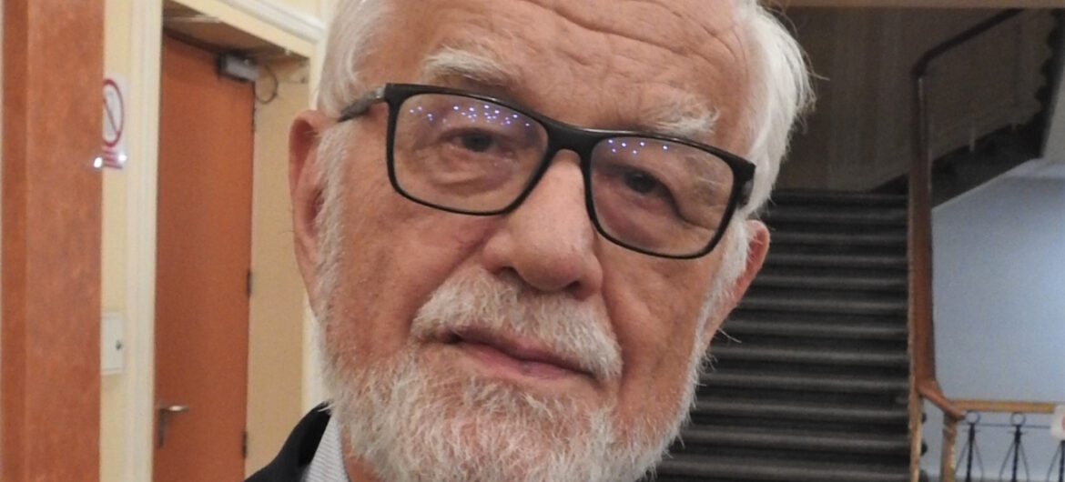 Pilne! Jan Pietrzak miał wypadek samochodowy. Zasłabł i wjechał w budynek przychodni
