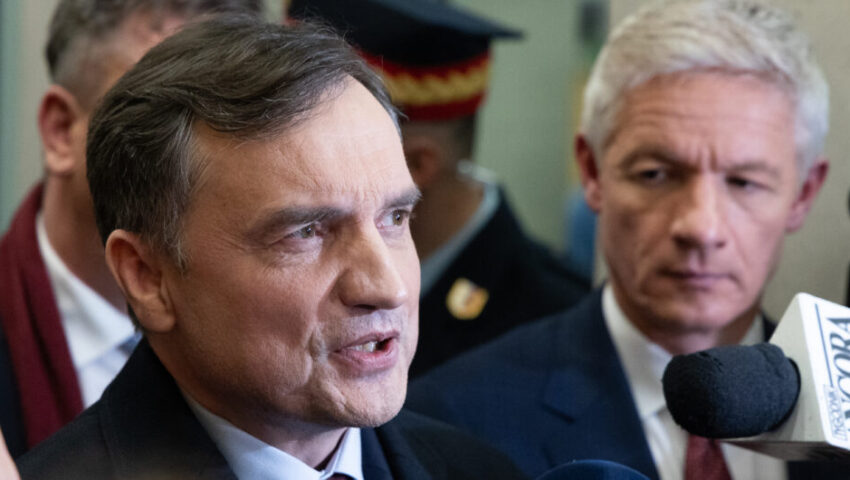 “Ustawka w sądownictwie”. Zbigniew Ziobro zaprezentował dokument z “losowania” sędziów